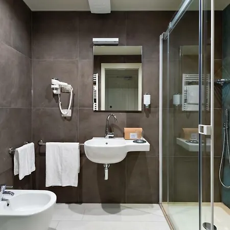 Colibri House Bed & Breakfast 3*